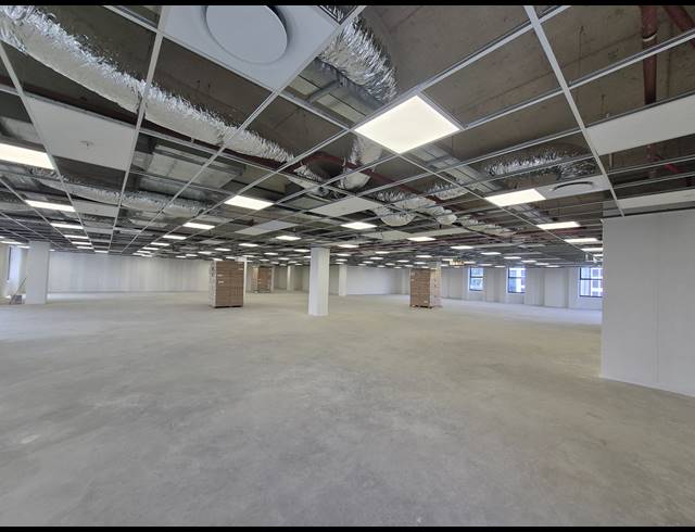 883M² OFFICE TO LET IN GLENADRIENNE